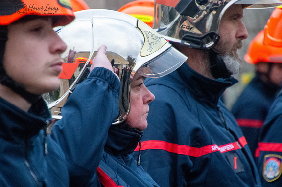 Sapeurs-pompiers en tenue de cérémonie